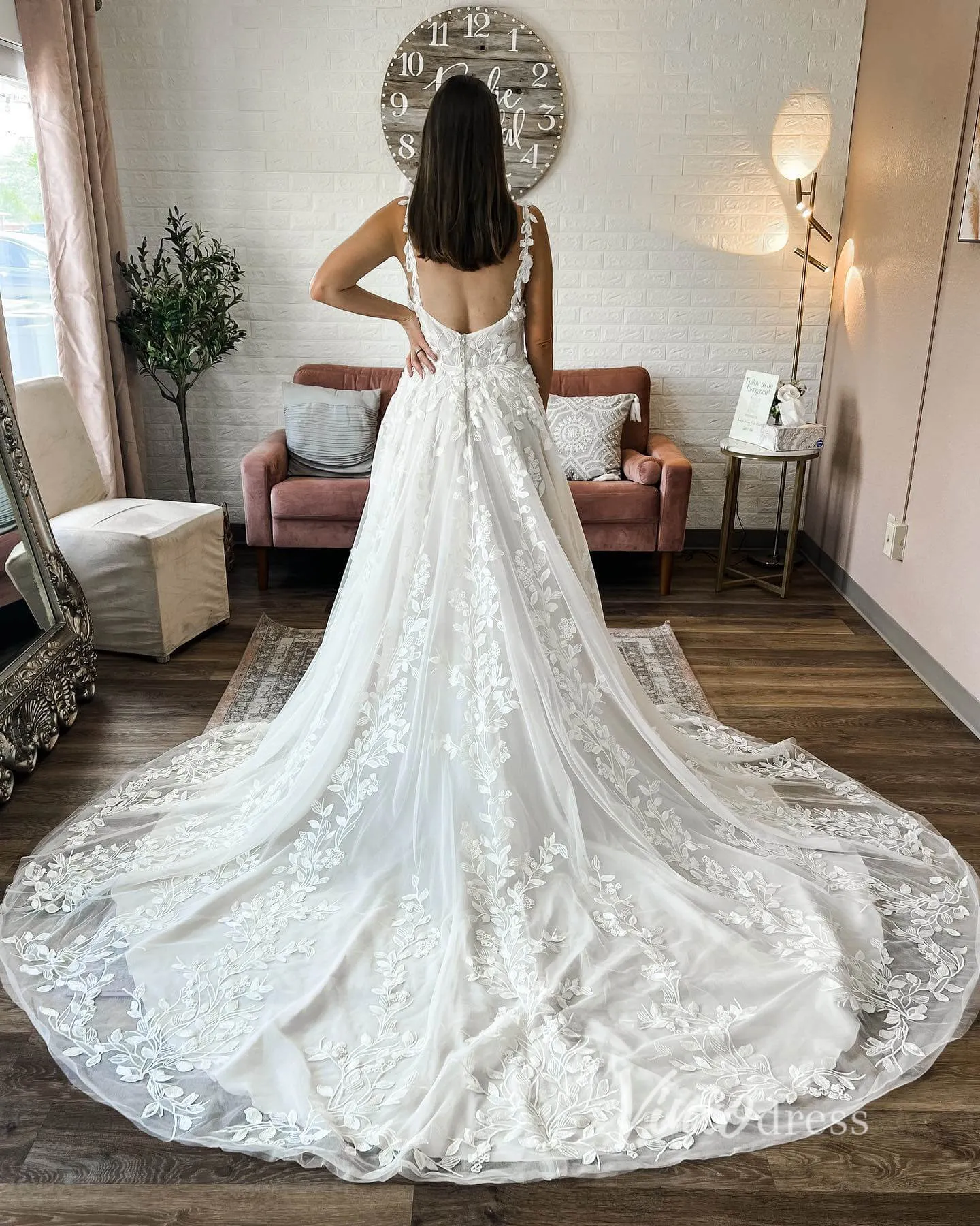 Elegant A-Line Wedding Dress with Leaf Lace Appliques and Long Train