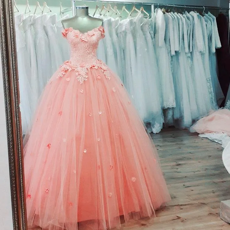 Charming Lace Appliques V Neck Pink Tulle Quinceanera Dresses 2017