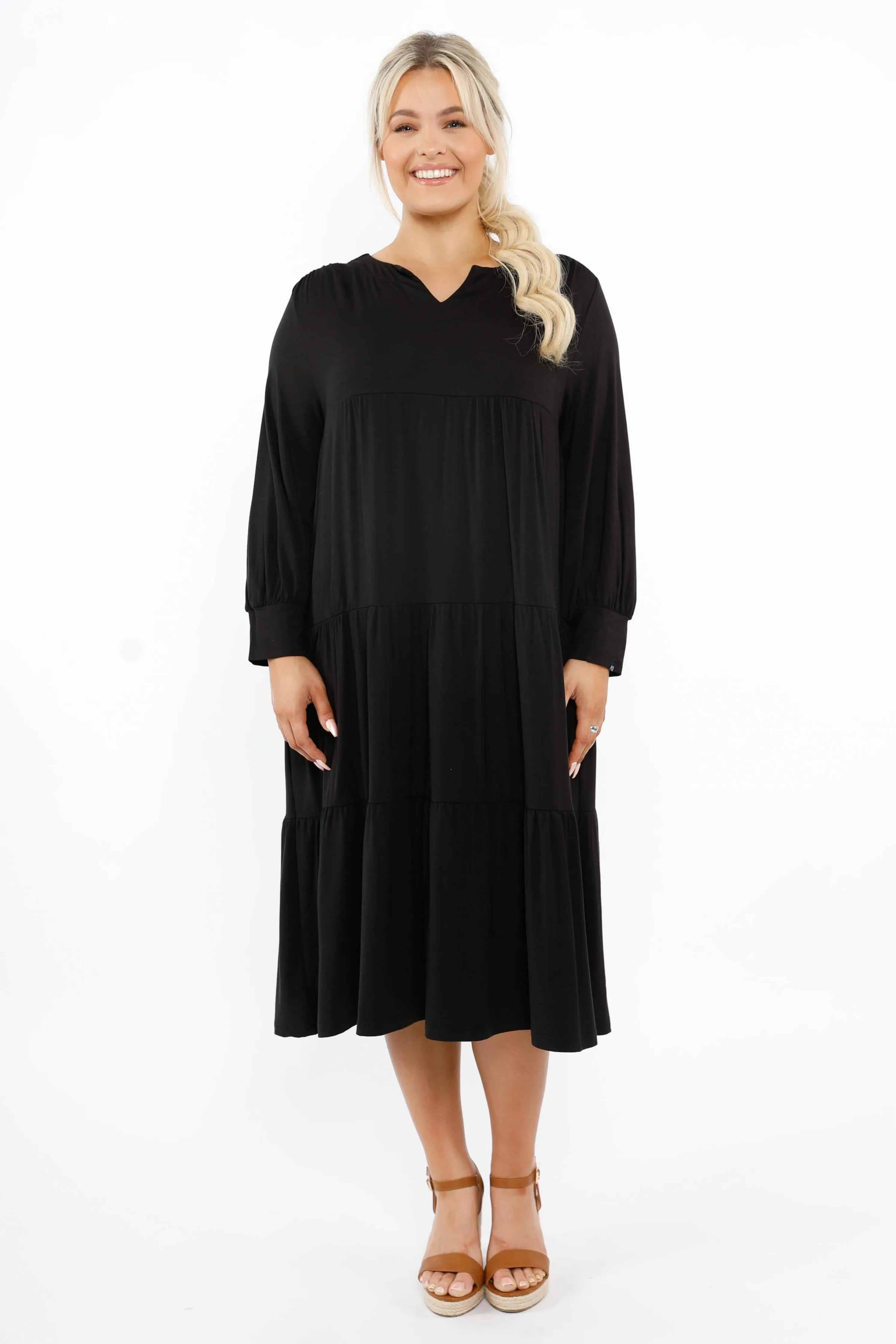 FINAL SALE Oasis Dress in Black